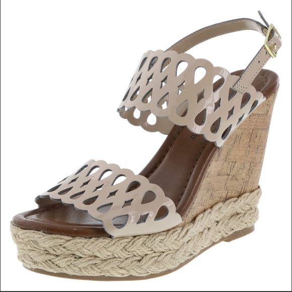 Gold tone wedges