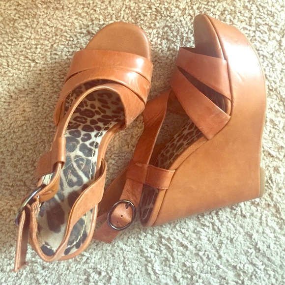 Jessica Simpson Wedges!