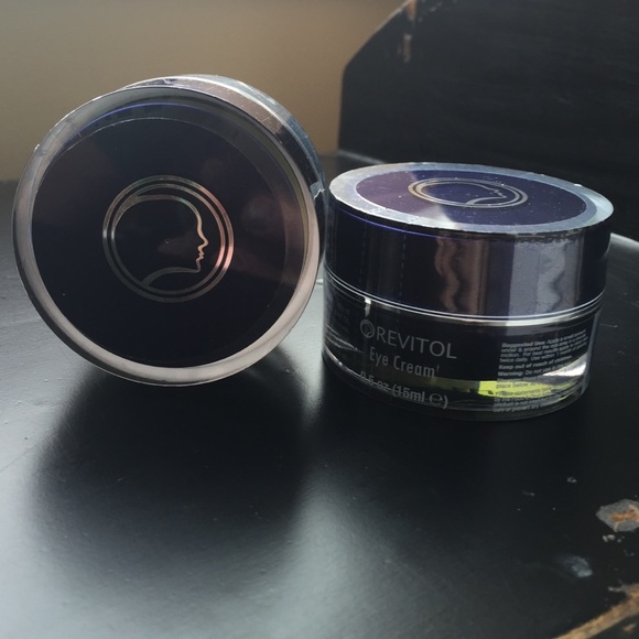 💥 FLASH SALE 💥 NEW SET Revitol Eye Cream