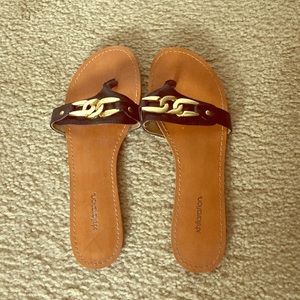 Cute sandals!