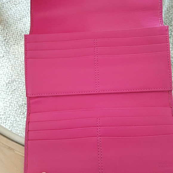 **Sold*** Coach bag and wallet - Picture 4 of 4