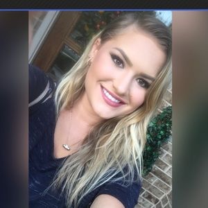 Meet your Posher, Ellie