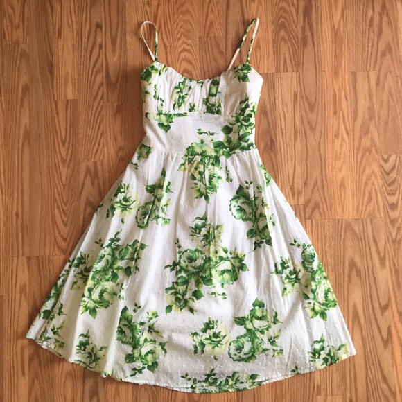 Windsor floral print tie back dress NWOT