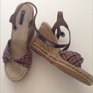 American Eagle size 9 wedge EEEUC!!!