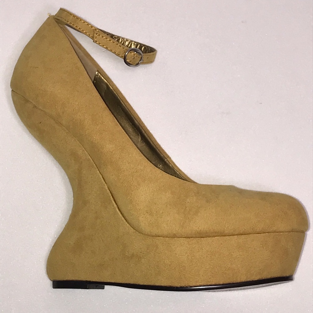 NEW Wedges, suede leather