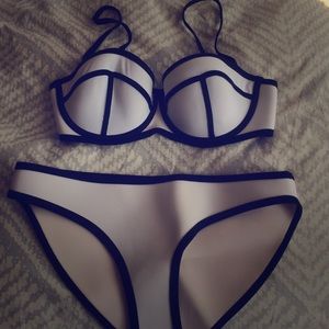 TRIANGL Bikini