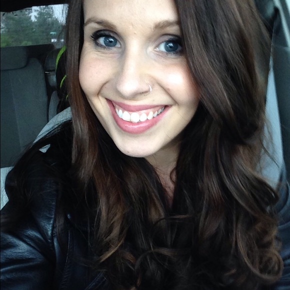 Meet your Posher, Ashley - Picture 1 of 1