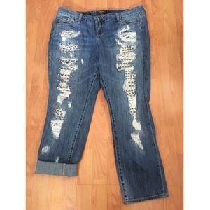 NWOT Torrid Studded distressed boyfriend jeans
