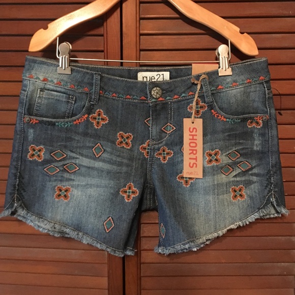 Summer Fringed & embroidered shorts sz 7/8 NWT - Picture 1 of 4