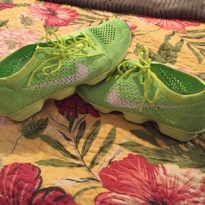 Nike zoom agility neon green