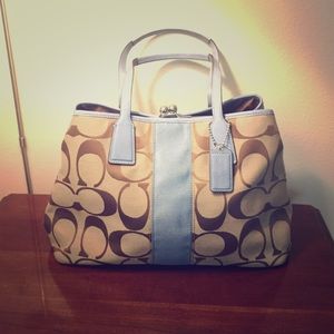 Classic Coach bag in blue