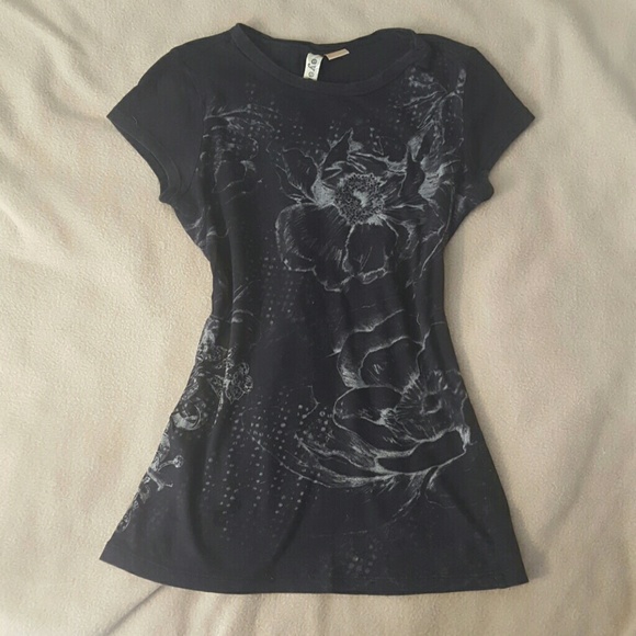 Graphic tee