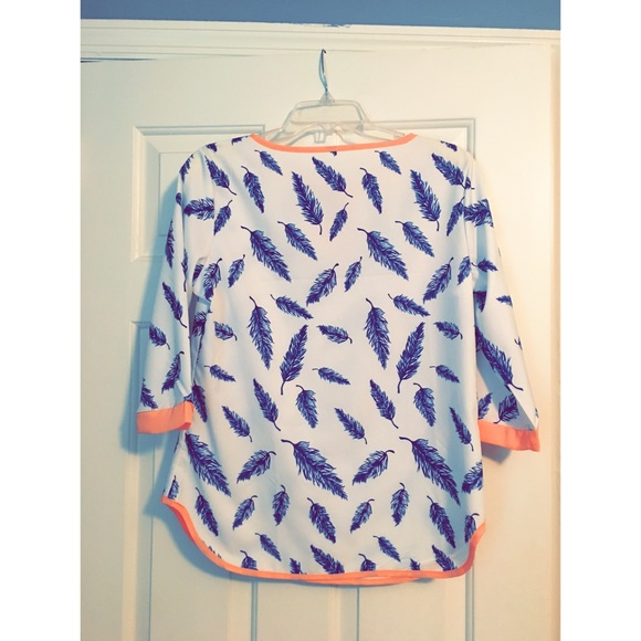 ✨ feather top ✨ - Picture 2 of 2