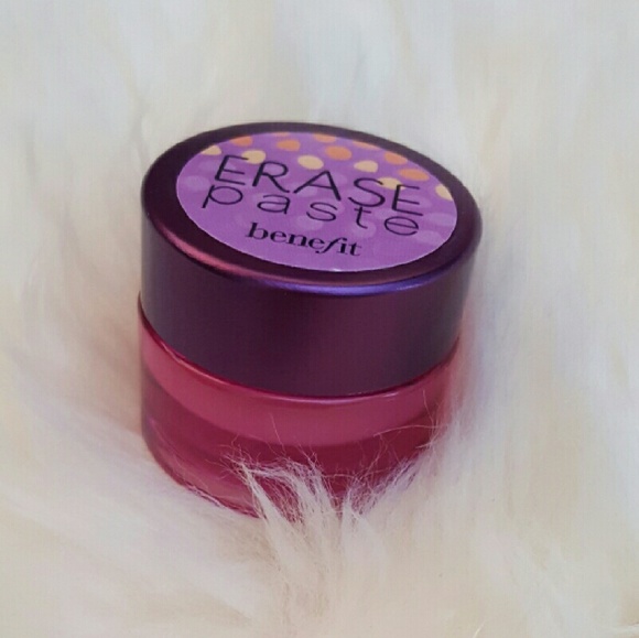 Benefit erase paste