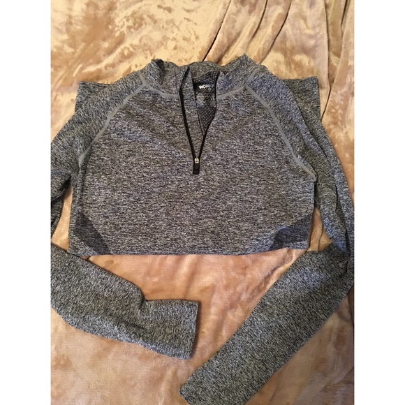 1/4 zip long sleeve light weight work out top