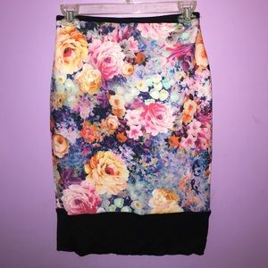 Floral fitted skirt