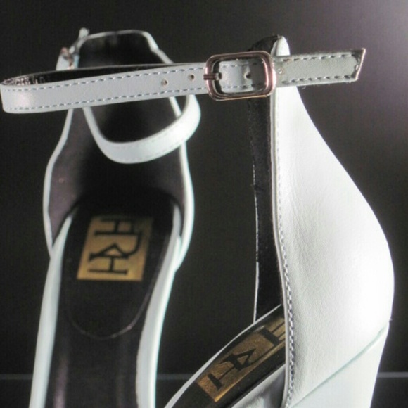 Women heeled sandals - Picture 4 of 6