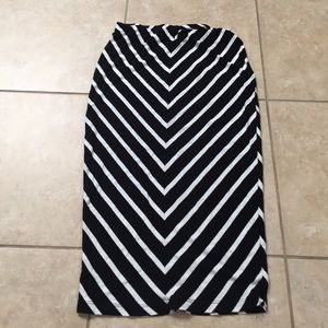 Stretchy pencil skirt