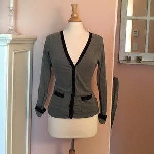 Collegiate look cardigan