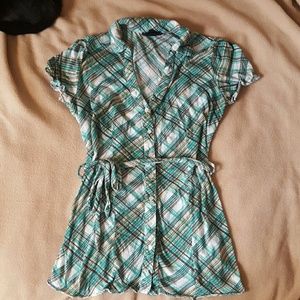 Cute button up blouse