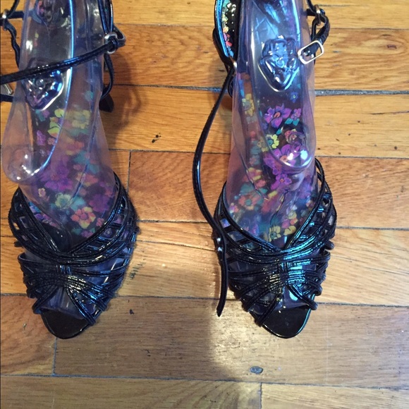 Black Aldo patent leather peep toe heels