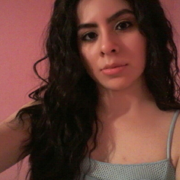 Meet your Posher, Maira