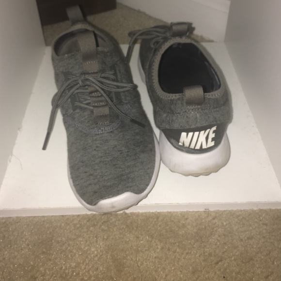 Nike Shoes - Sold !