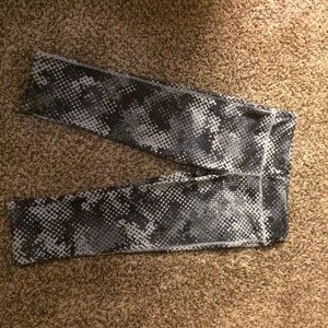 ~Old Navy Active capris like leggings~