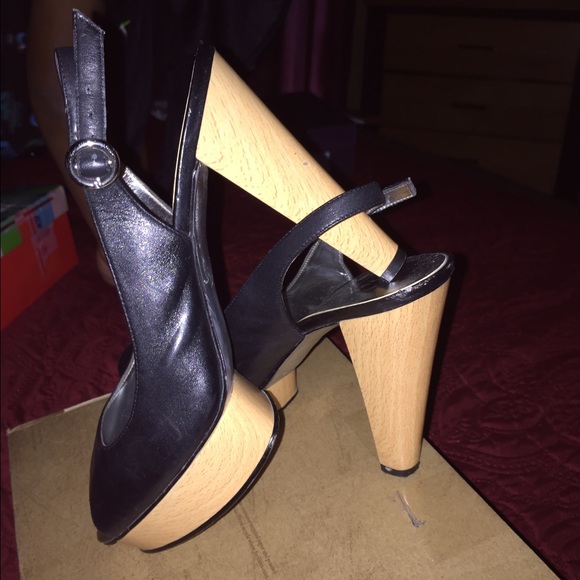 Clearance Sale Jessica Simpson wooden platform