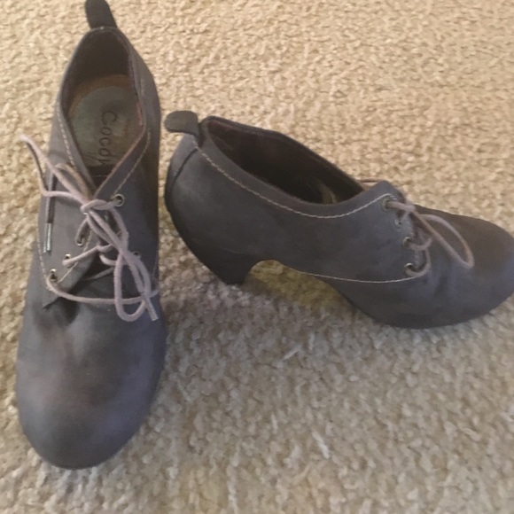 Brown booties - Picture 1 of 4