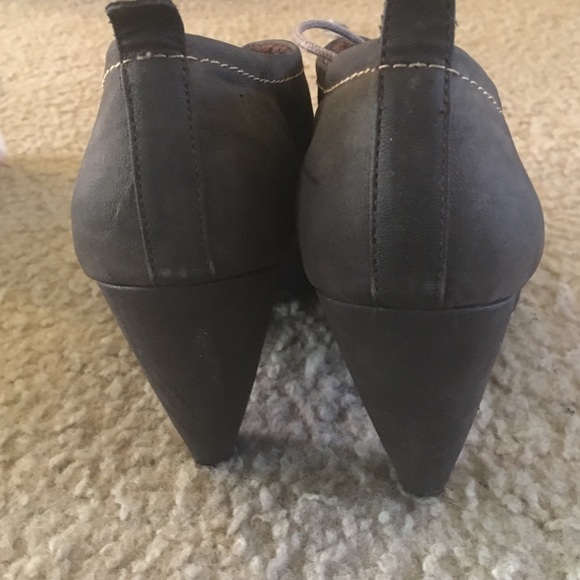 Brown booties - Picture 4 of 4