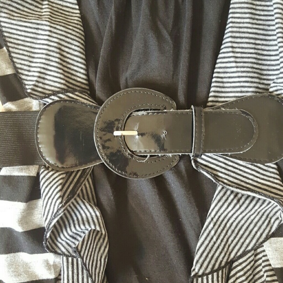 One piece tank/cardigan - Picture 2 of 3