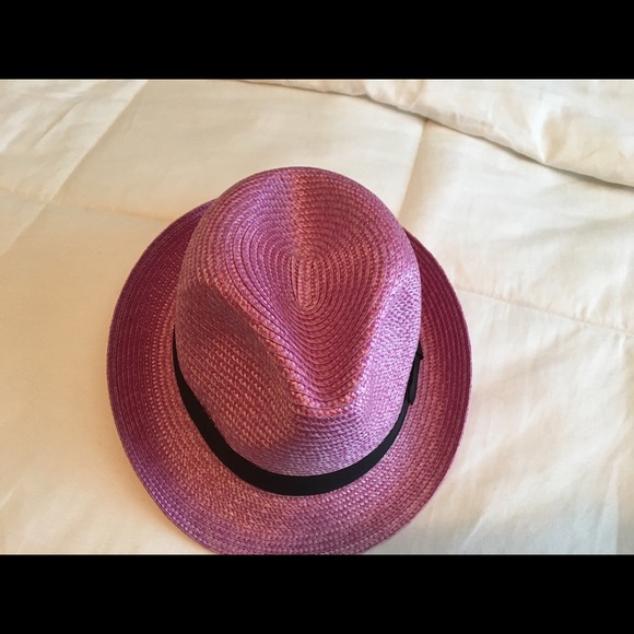 Fedora - Picture 2 of 2