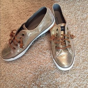 Sperrys gold sequin