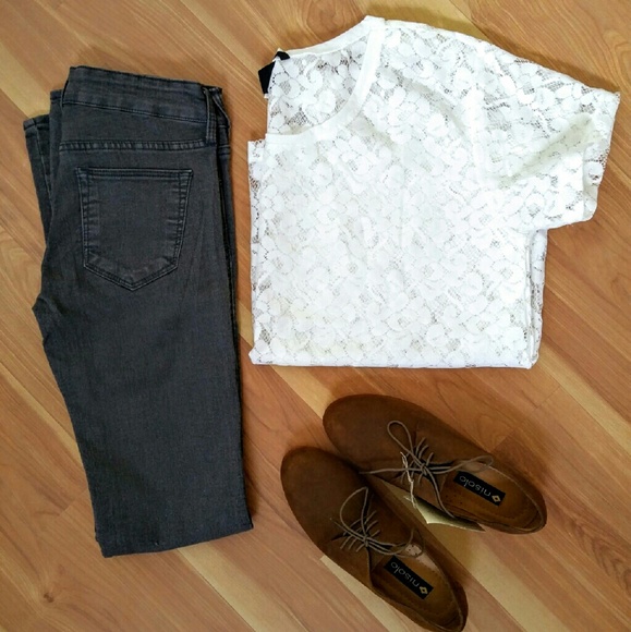 White Lace Oversized Top - Picture 2 of 4