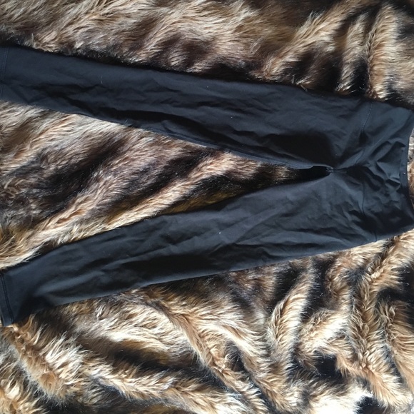 VS Knockout leggings