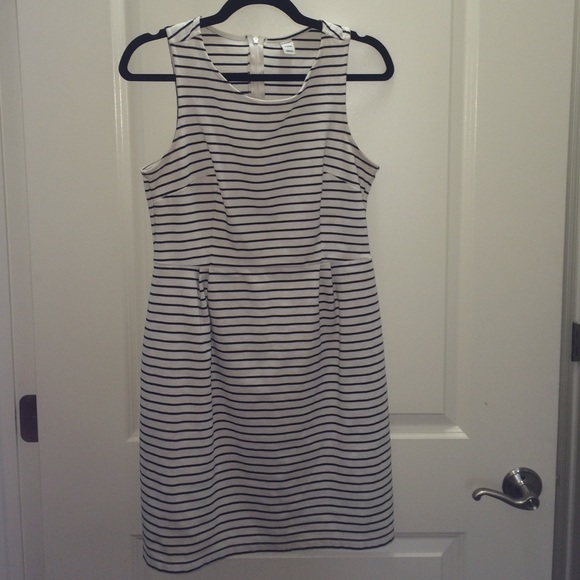 Old Navy Black & White Striped Dress Size Medium