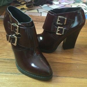 Great pair of Aldo booties!
