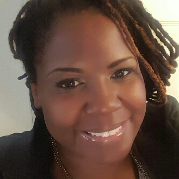 Meet your Posher, Dayna - Picture 1 of 1