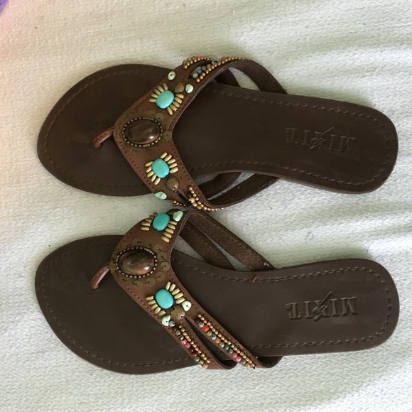 Flip flops - Picture 1 of 3