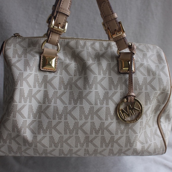 📍🚩SOLD🚩📍MICHAEL KORS