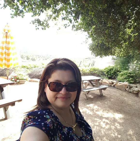 Meet your Posher, Ofelia