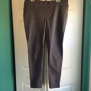 Apt 9 (Kohls) Pull-on Gray Skinny Jeans