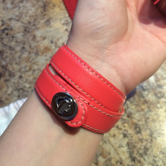 Authentic coach bracelet - Picture 3 of 3