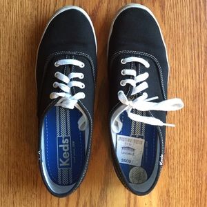 Black Keds