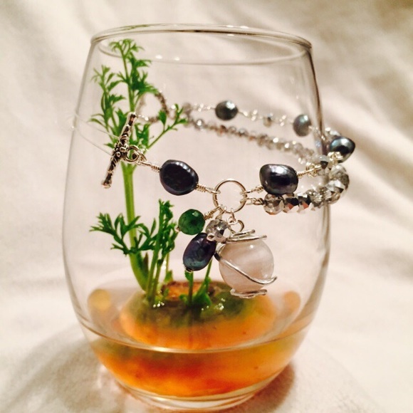 Love The Earth Bracelet. - Picture 2 of 4