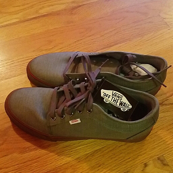 Vans NWT Chukka Low size 10.5