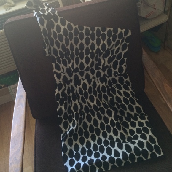 One-shoulder black and white cocktail mini dress - Picture 2 of 3