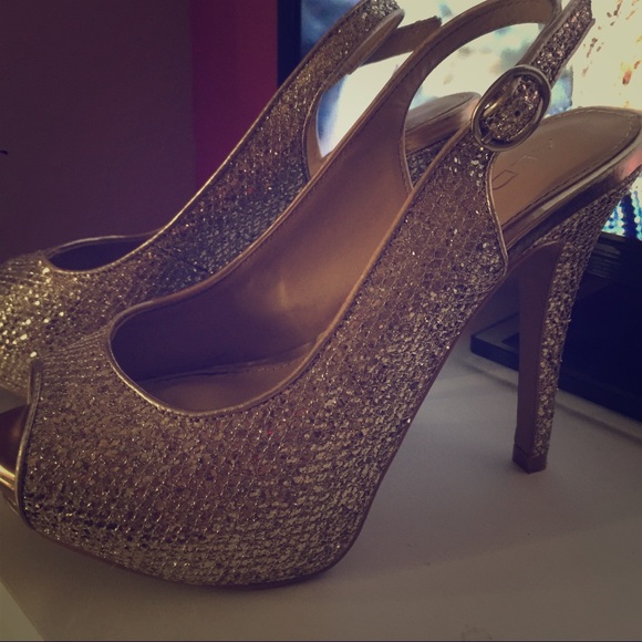 ALSO HEELS
