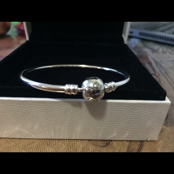 Pandora bangle bracelet(SOLD) - Picture 2 of 4